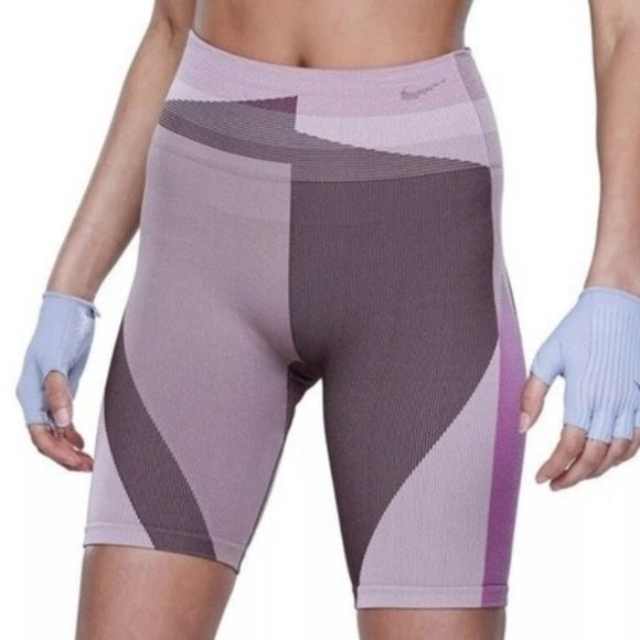 NIKE Sculpt Tight Fit High Rise Seamless ICON Clash 8" Training Shorts - Picture 7 of 7